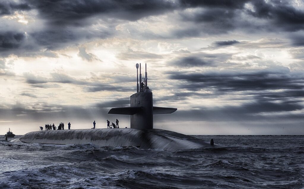 submarine, sea, silhouette-168884.jpg